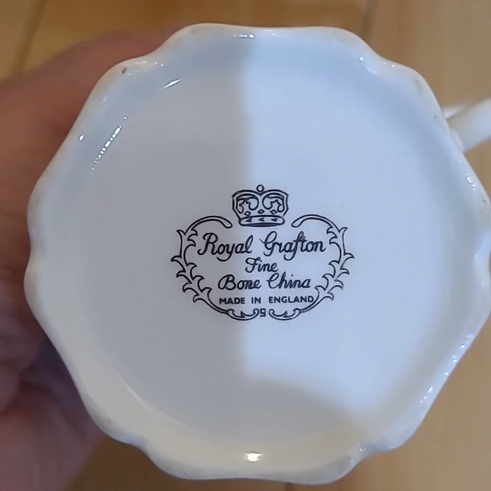 4 Royal Grafton cup, no damage - Picture 7 of 8